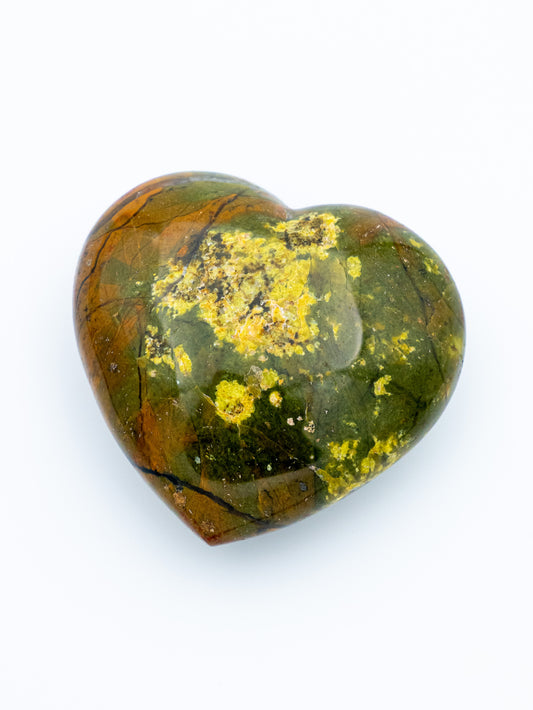 Drakono kraujo jaspis (širdelė) | gyvybės pulsas, drąsa ir magiška apsauga