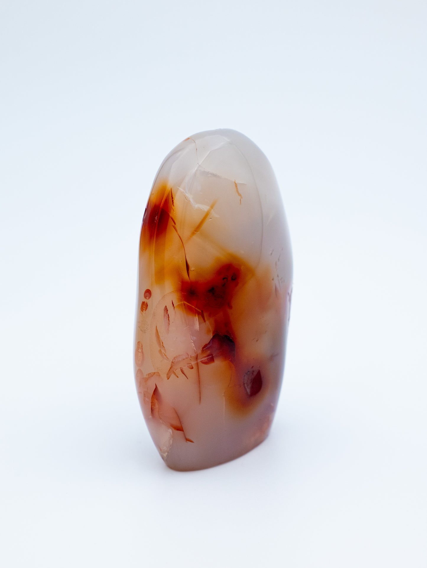 Raudonasis agatas | gyvenimo jėga, vidinė drąsa ir energetinė apsauga