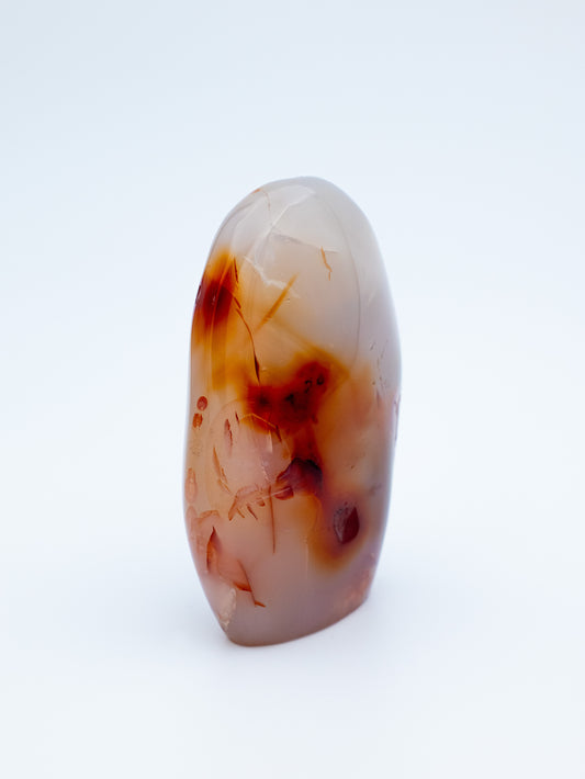 Raudonasis agatas | gyvenimo jėga, vidinė drąsa ir energetinė apsauga