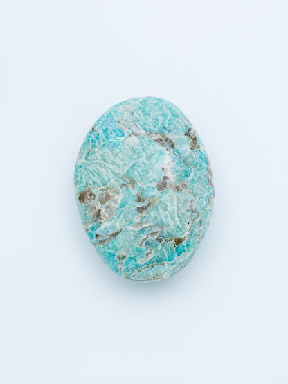 Amazonitas (delninukas) | bendravimo, drąsos kalbėti ir vidinės pusiausvyros akmuo