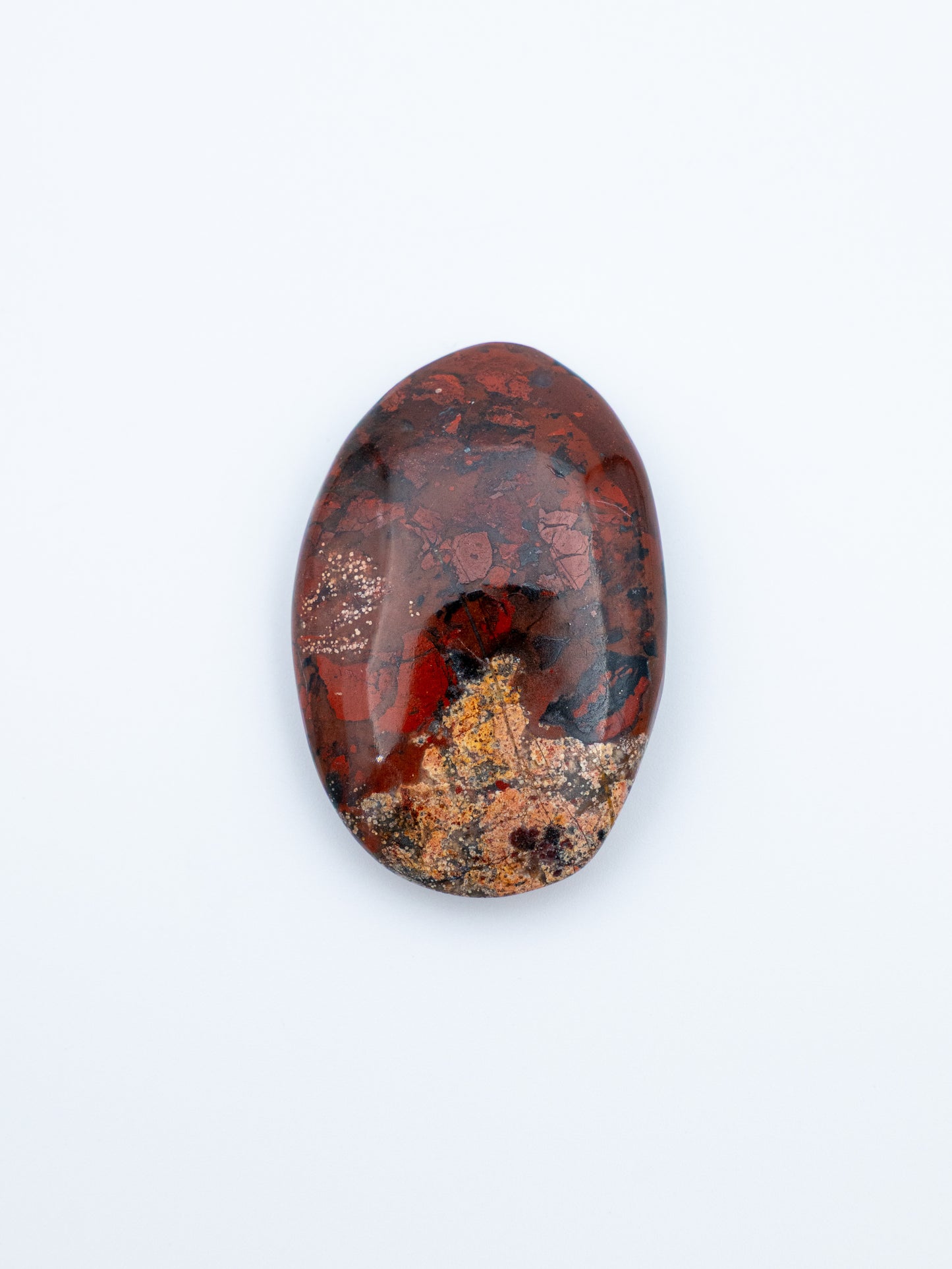 Jaspis (delninukas) | stabilumas, vidinė atrama ir žemiška ramybė