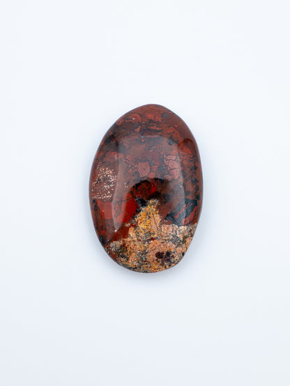 Jaspis (delninukas) | stabilumas, vidinė atrama ir žemiška ramybė