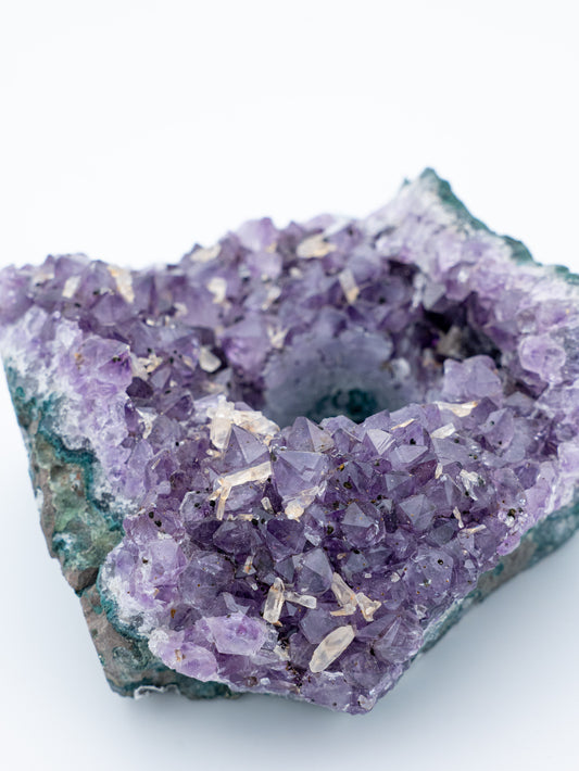 Ametisto žvakidė | vidinė ramybė, sąmonės skaidrumas ir dvasinė šviesa