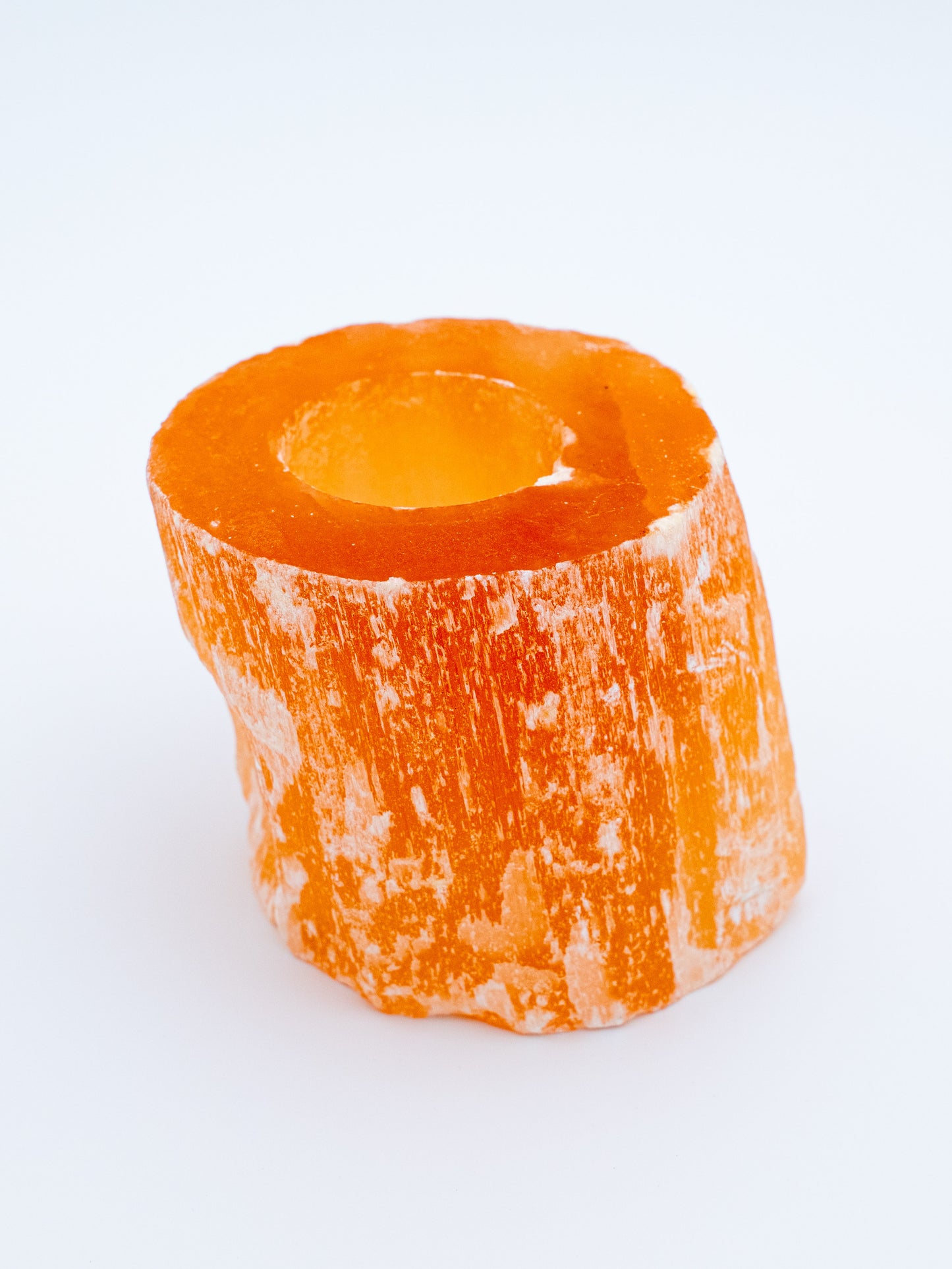 Oranžinio selenito žvakidė | šviesos, jaukumo ir apsaugos židinys