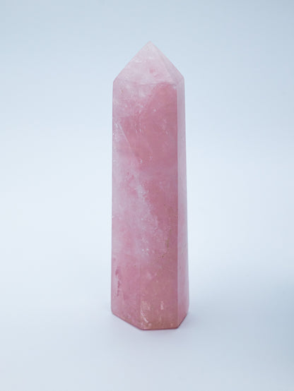 Rožinio kvarco bokštelis | švelnios meilės ir vidinės ramybės sargas