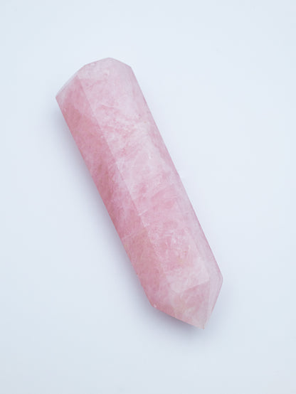 Rožinio kvarco bokštelis | švelnios meilės ir vidinės ramybės sargas