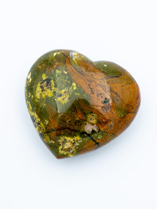 Drakono kraujo jaspis (širdelė) | gyvybės pulsas, drąsa ir magiška apsauga