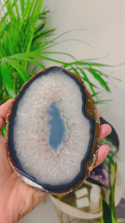 Agato plokštelė | tyli širdies stiprybė ir emocinė branda