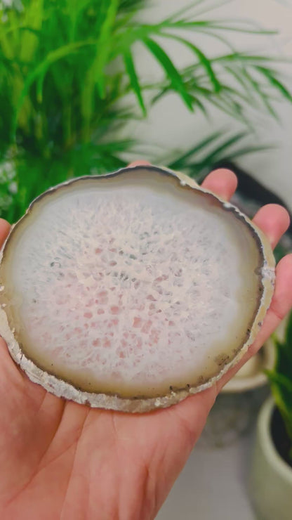 Agato plokštelė | tyli širdies stiprybė ir emocinė branda