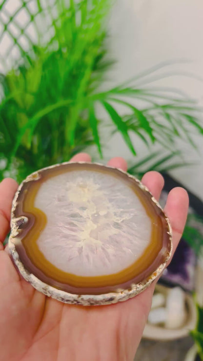 Agato plokštelė | tyli širdies stiprybė ir emocinė branda